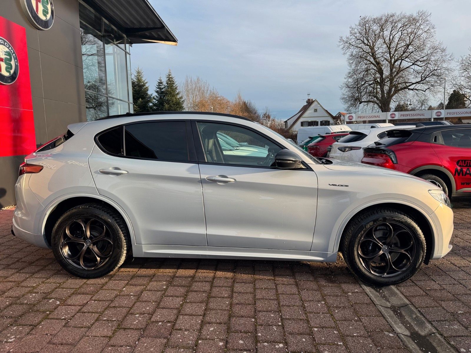 Fahrzeugabbildung Alfa Romeo Stelvio VELOCE Panorama Memory Navi AHK