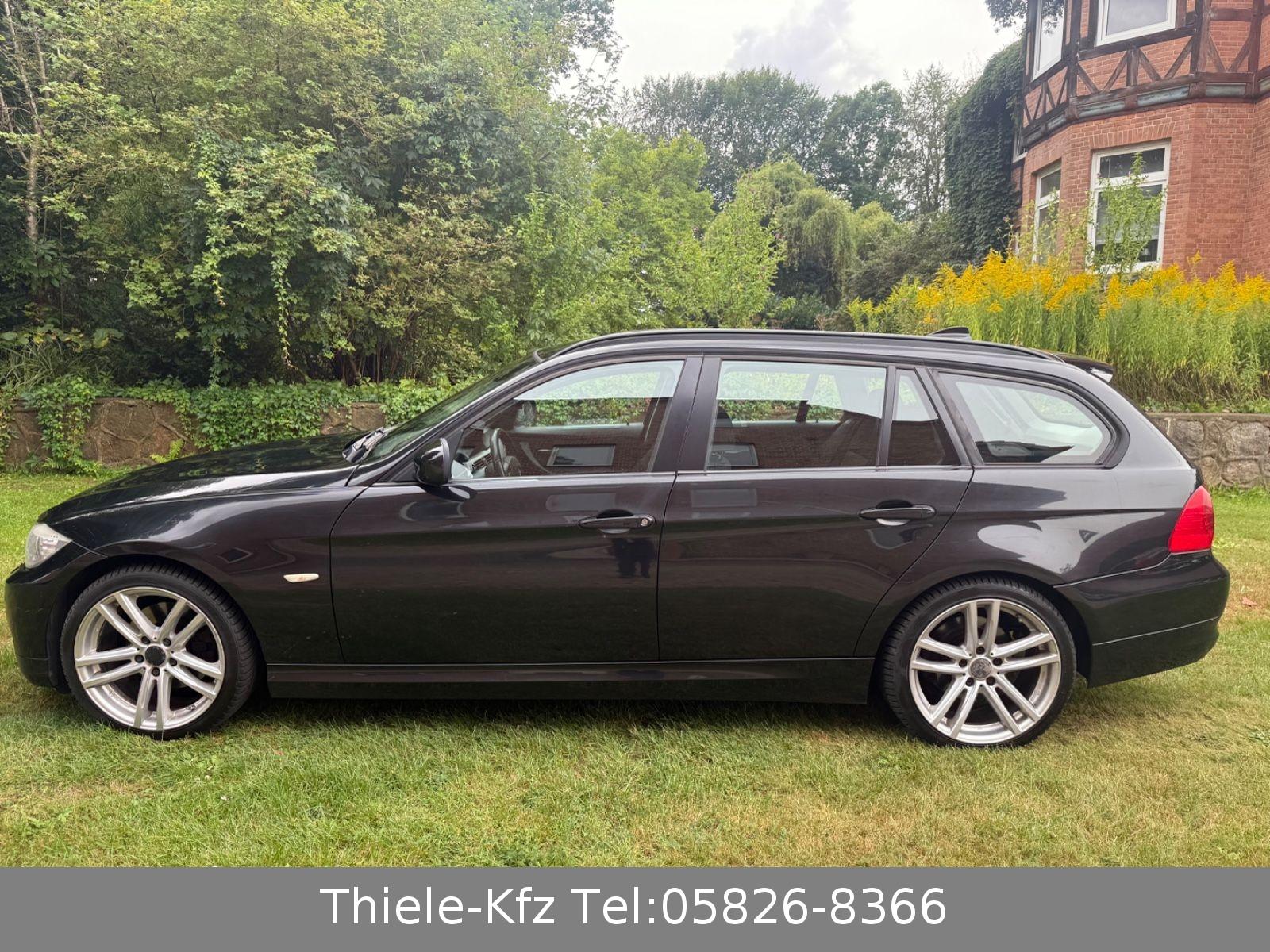 BMW 320 2012 — rear view