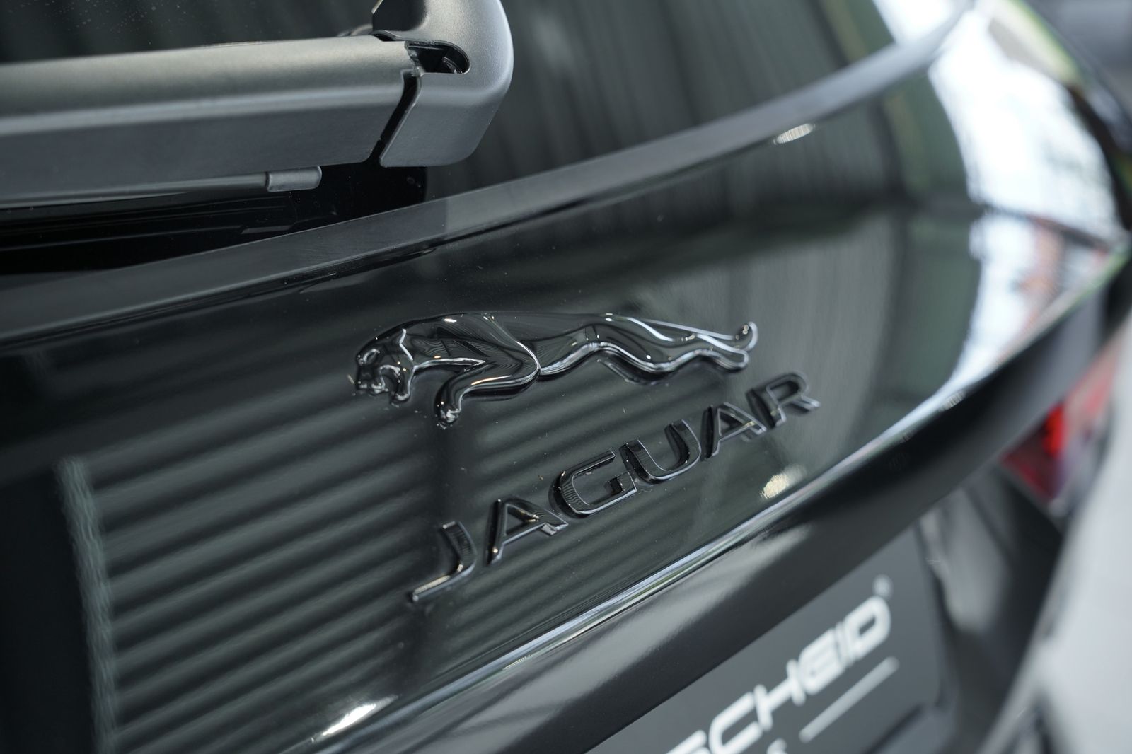 Jaguar F Pace