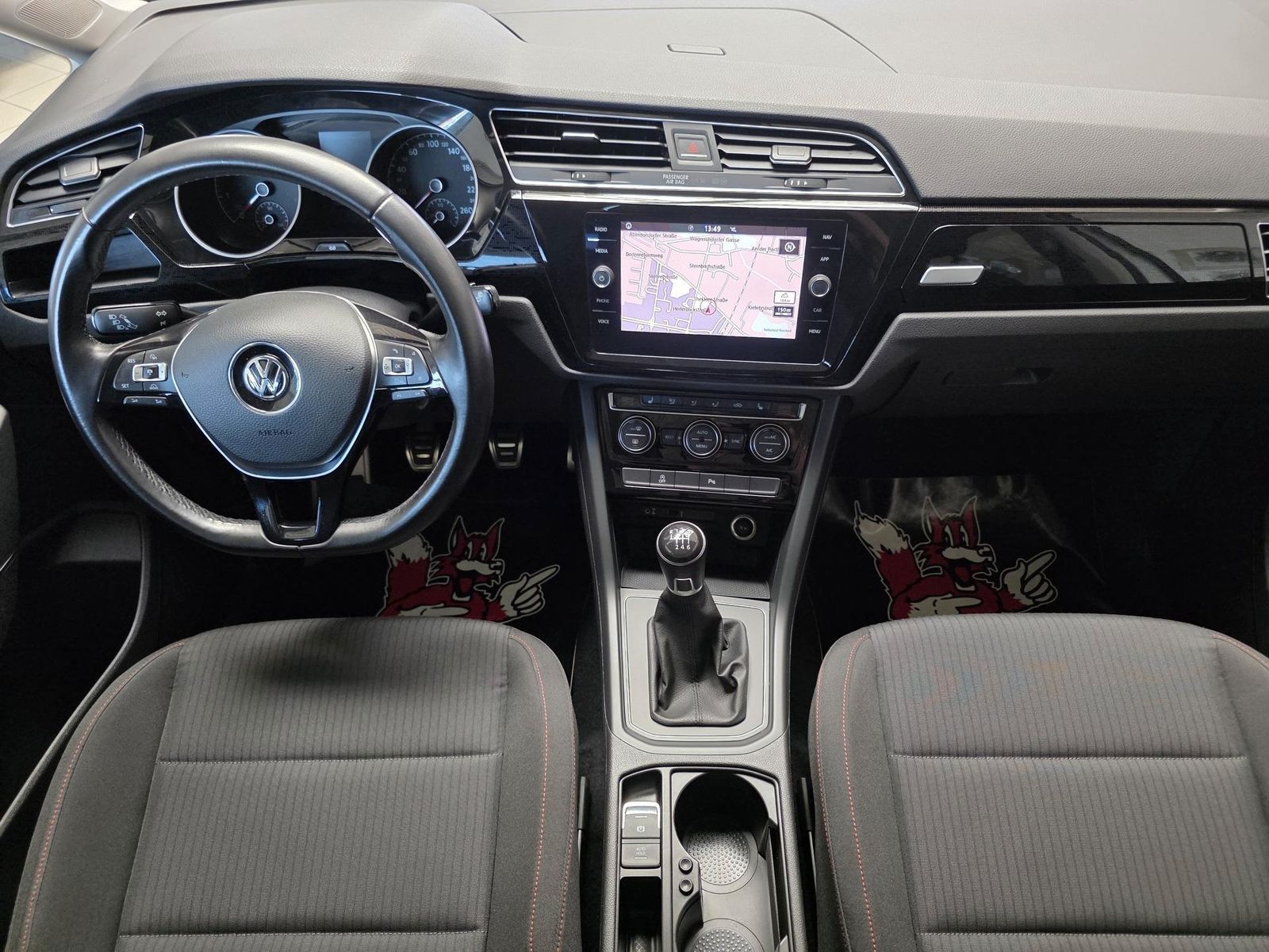 Fahrzeugabbildung Volkswagen Touran 1.4 TSI Sound/1.Hd/Navi/LED/Pano/ACC