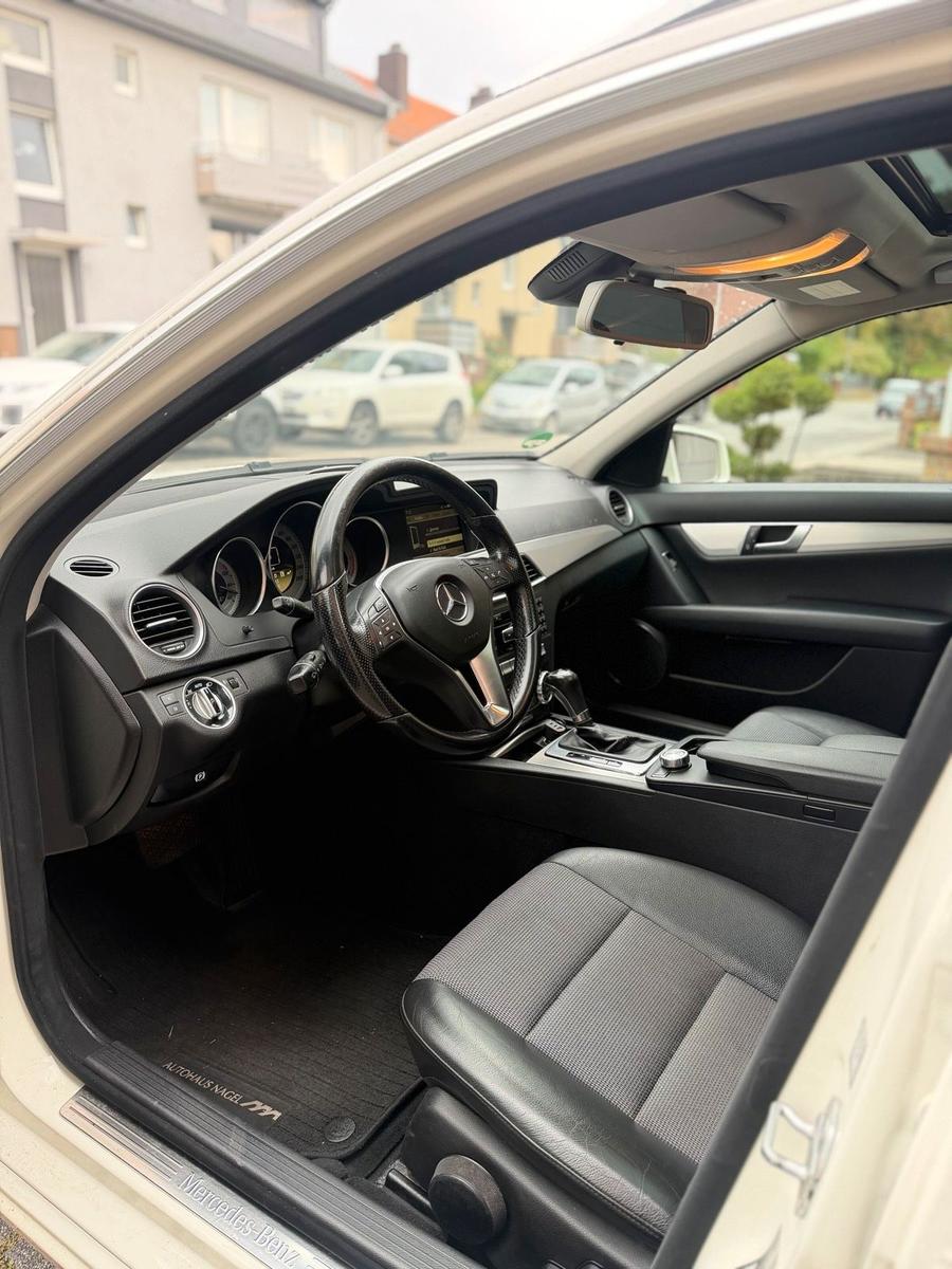 Mercedes-Benz C200 2011 — photo 5