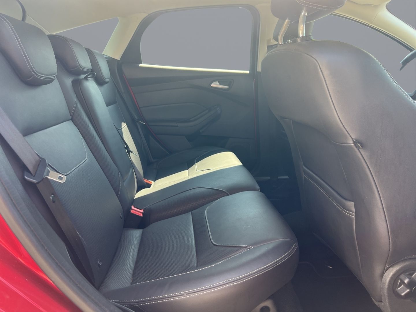 Fahrzeugabbildung Ford Focus Titanium 1.5 EcoBoost Sportpaket Navi Lede