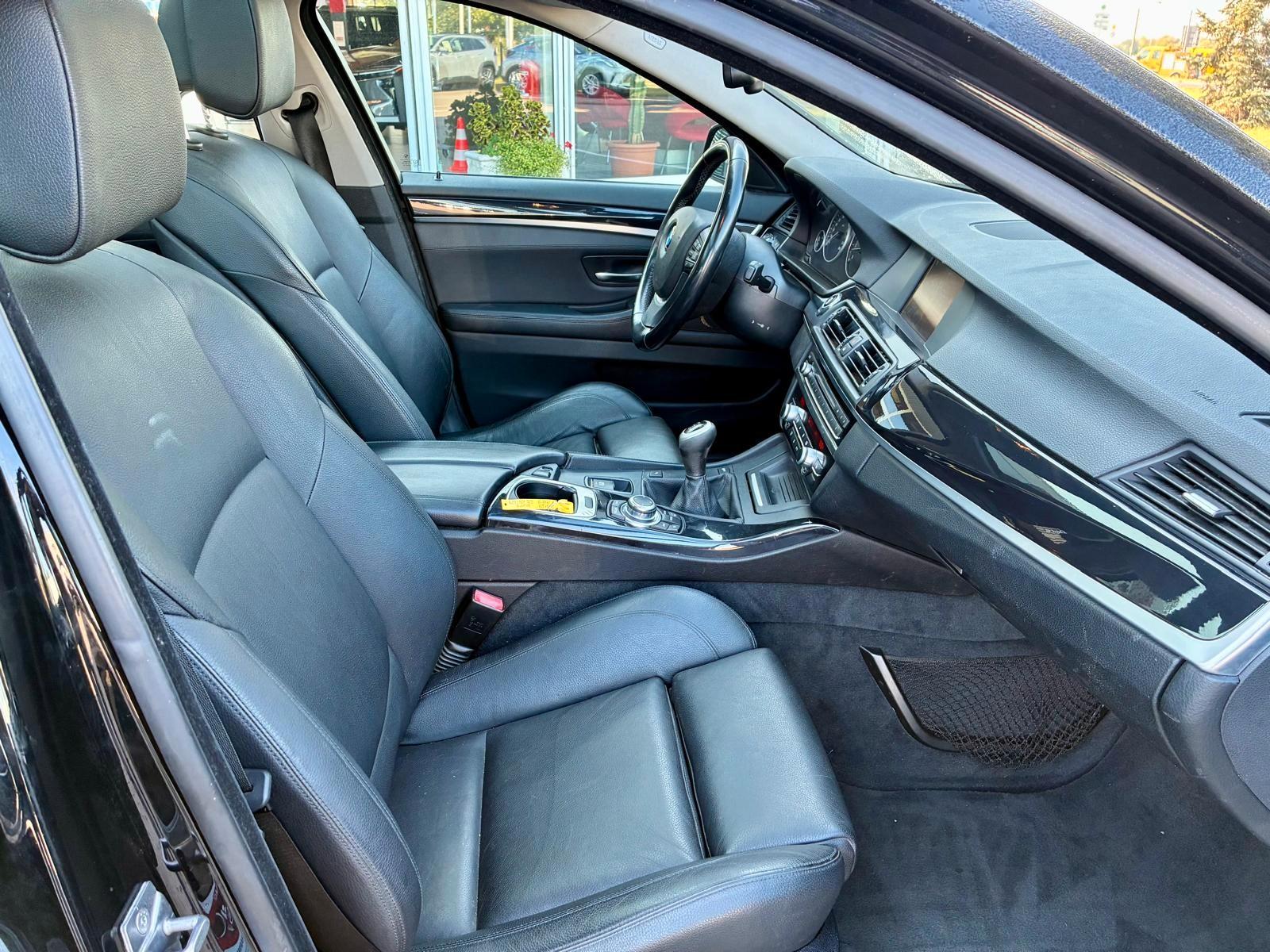 BMW 523 I TOURING PANO-DACH*LEDER*XENON*SH*PDC | 204 ch | BVM | LEDERSITZE | XENON-LICHT | TOIT PANORAMIQUE