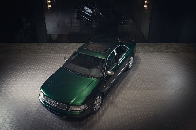 Audi S8 quattro