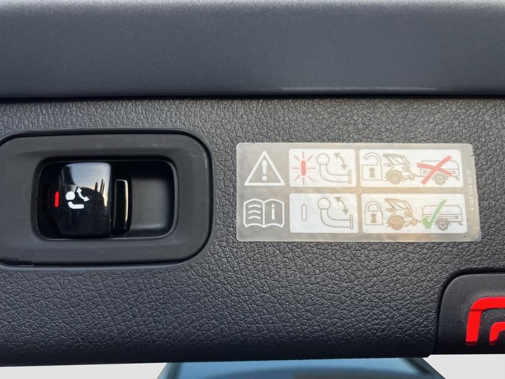 Fahrzeugabbildung Mercedes-Benz C 220 d T AMG*NIGHT*AHK*DISTR*TOTW*KAM*NAVI*LED