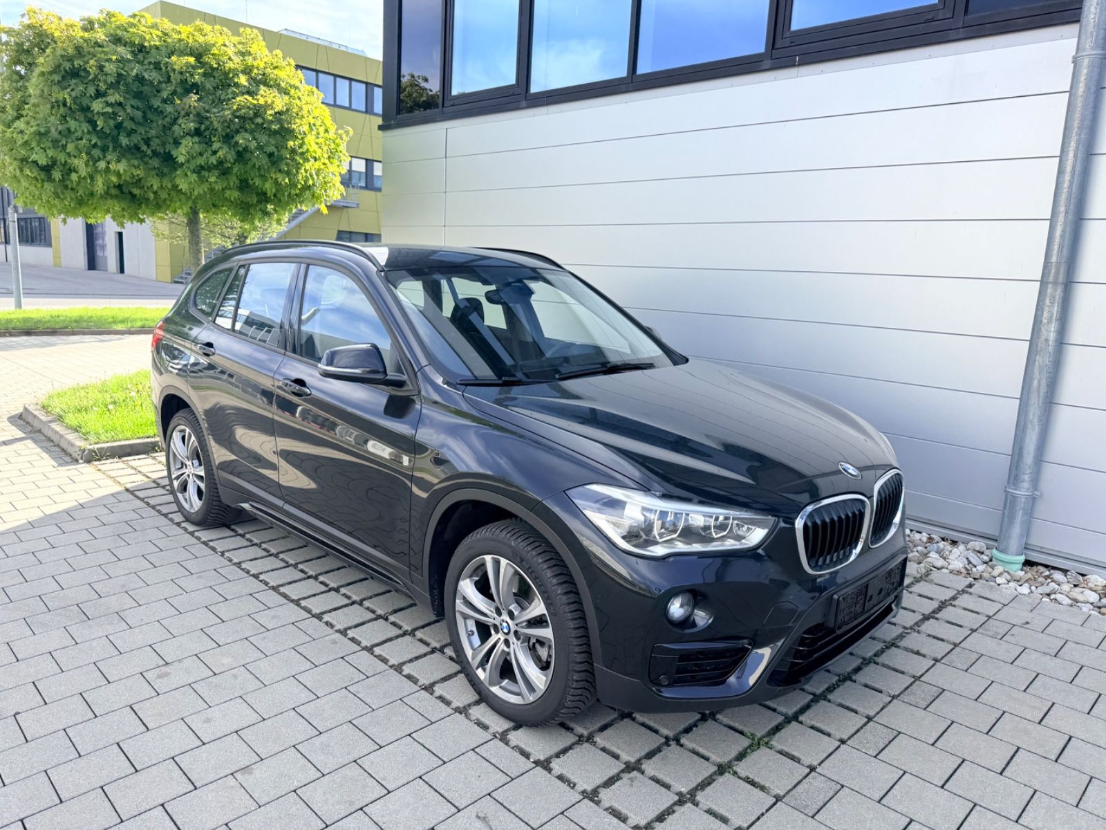 BMW X1 xDrive 25i Sport Line/Navi/LED/Head-UP foto 12