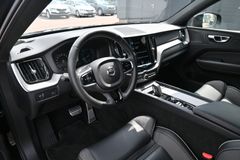 Fahrzeugabbildung Volvo XC60 B4 B R-Design*LED*STHZ*CAM*H&K*IntelliSafe