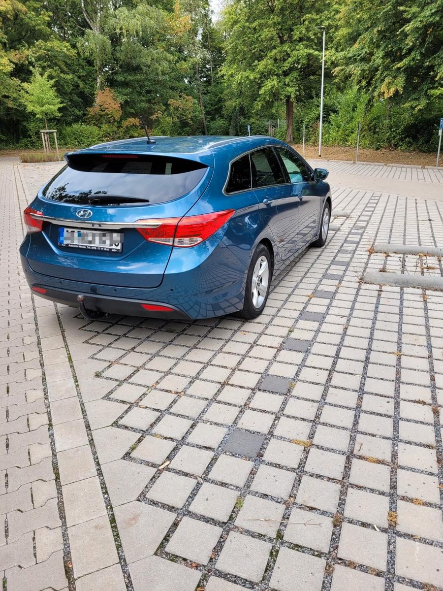 Hyundai i40 2012 — engine 1.999 cm³, 177 HP (130kW)