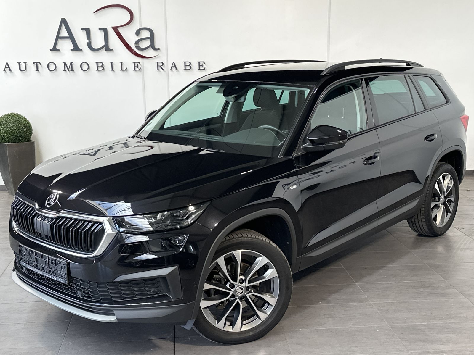 Fahrzeugabbildung SKODA Kodiaq 2.0 TDI DSG Tour NAV+LED+KAMERA+ACC+19ZO