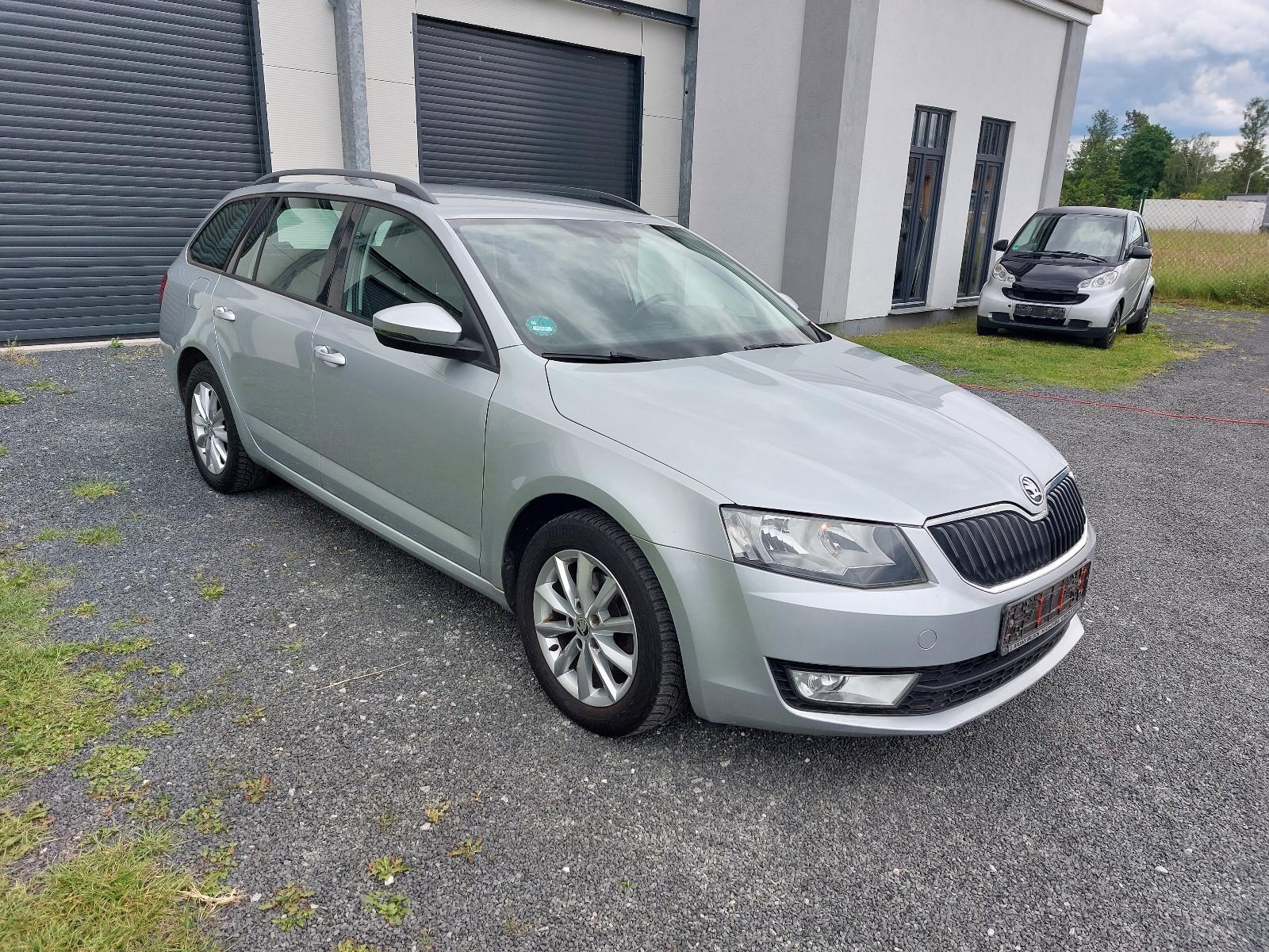 Skoda Octavia Combi Style/Klimaauto/PDC/SHZ/Alu/AHK