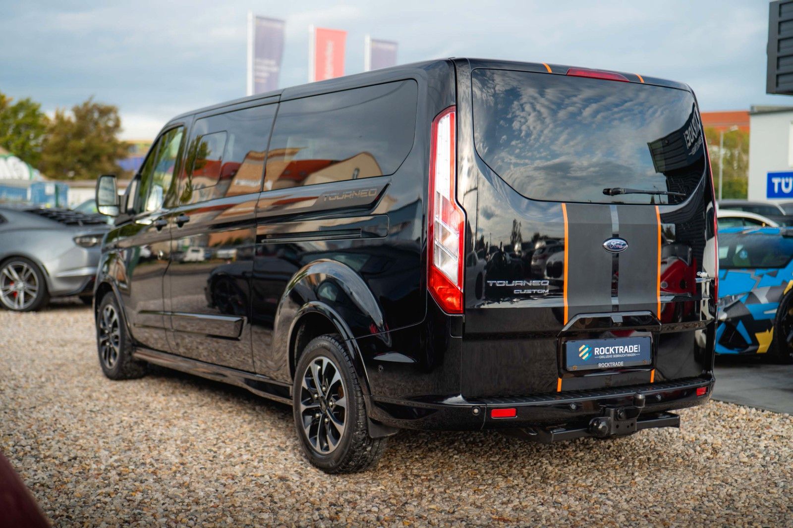 Fahrzeugabbildung Ford Tourneo Custom 320 L2 Sport | 8Sitze | ACC | LED
