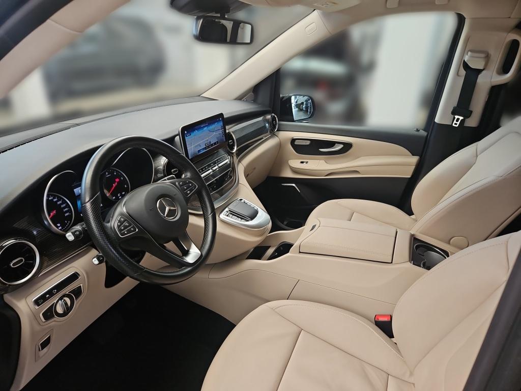 Mercedes-Benz V 250 Avantgarde Edition lang 4x4 Tisch Kühlfach