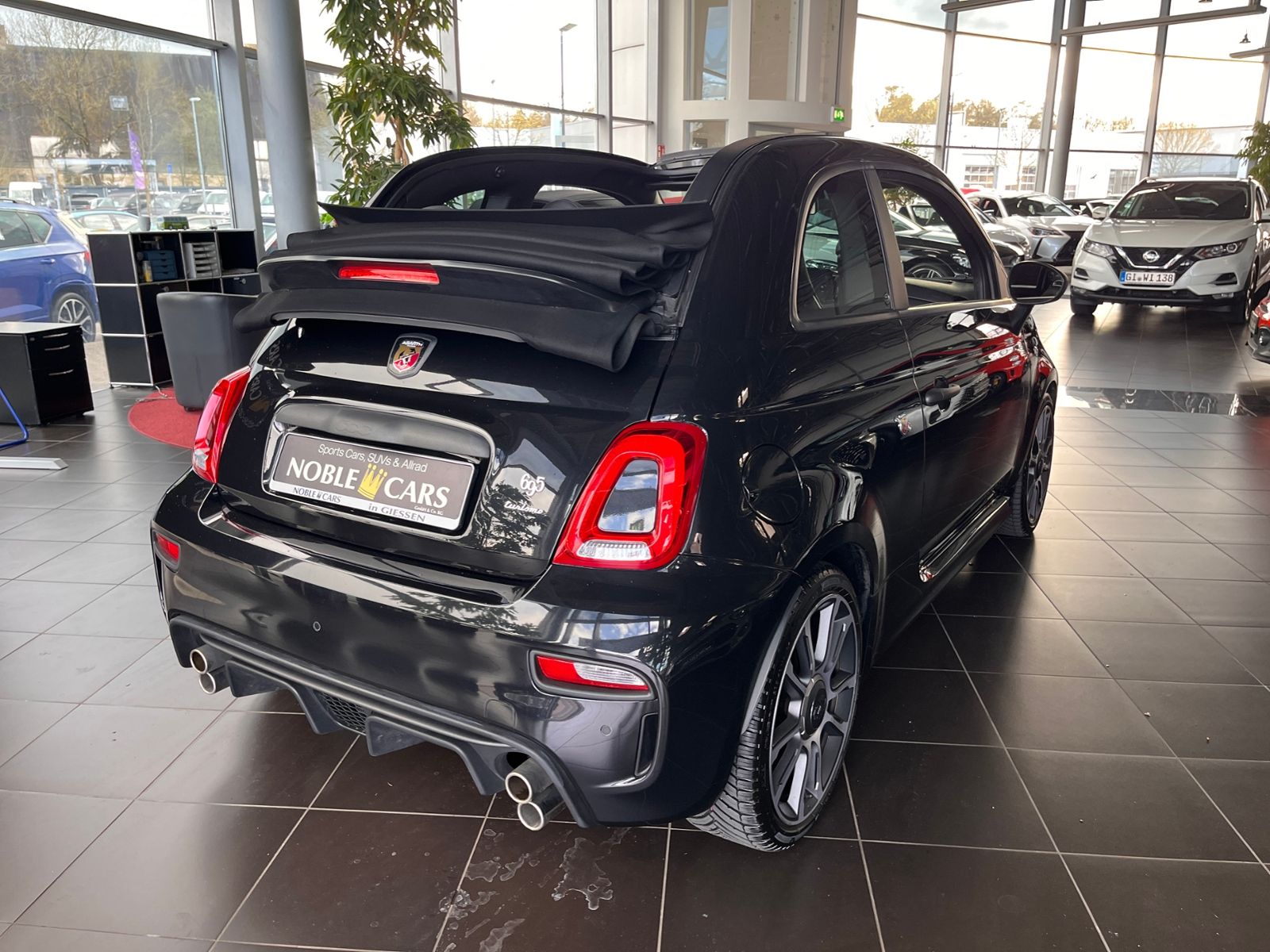 Fahrzeugabbildung Abarth 695C Cabrio KLIMA NAV BEATS LEDER