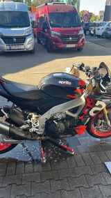 Aprilia Tuono V4 1100 Factory - APRILIA TUONO 1100 V4