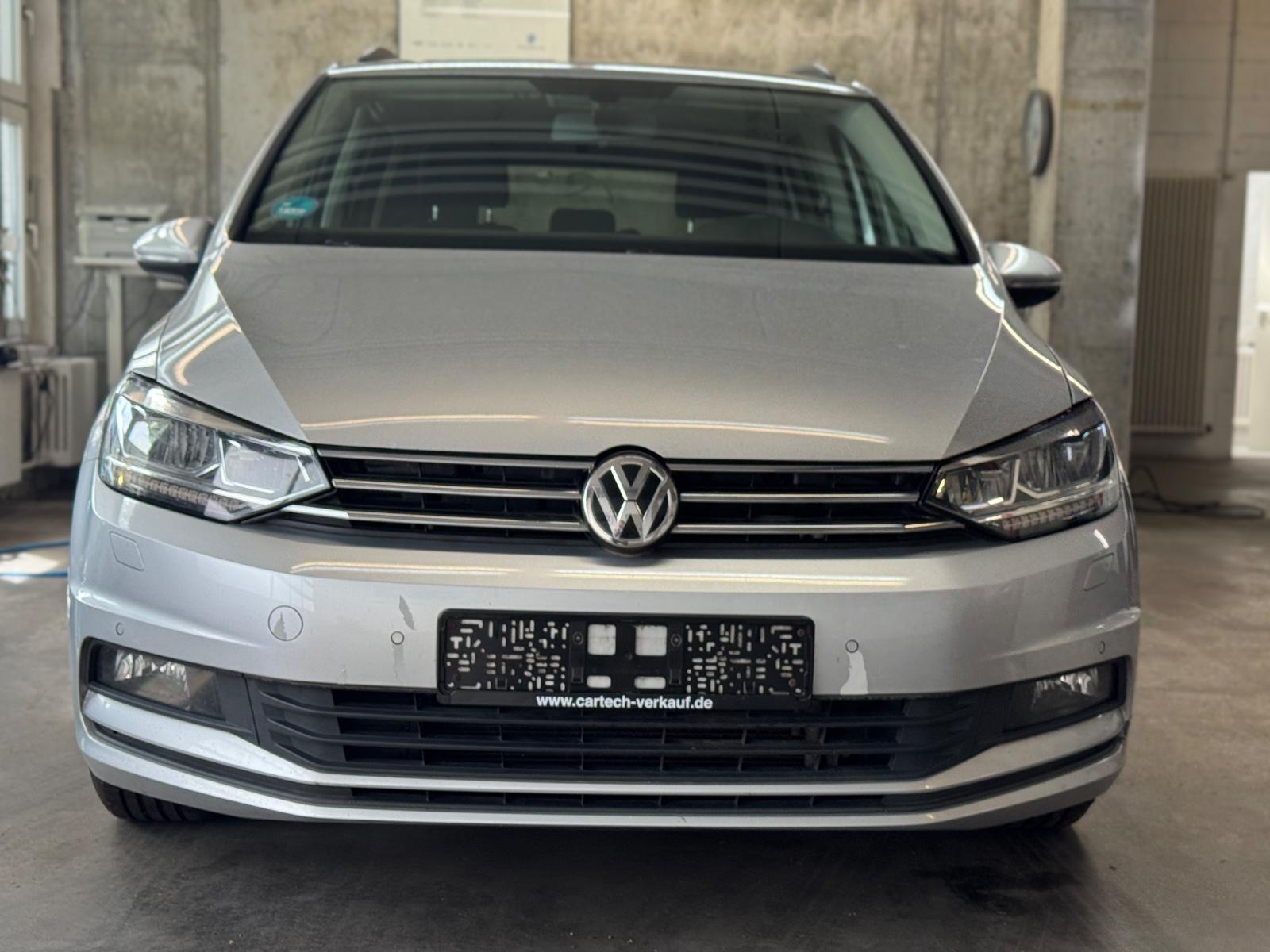 Volkswagen Touran Comfortline neue Reifen 1Hd LED Massage