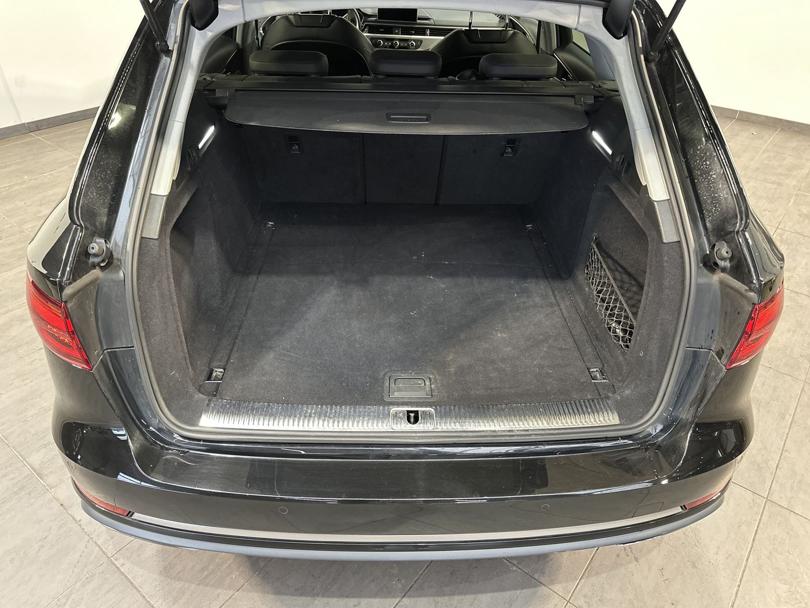 Fahrzeugabbildung Audi A4 Avant 40 TDI S-Tronic Sport NAV+LED+VCOCKPIT