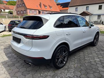 Porsche Cayenne - 4