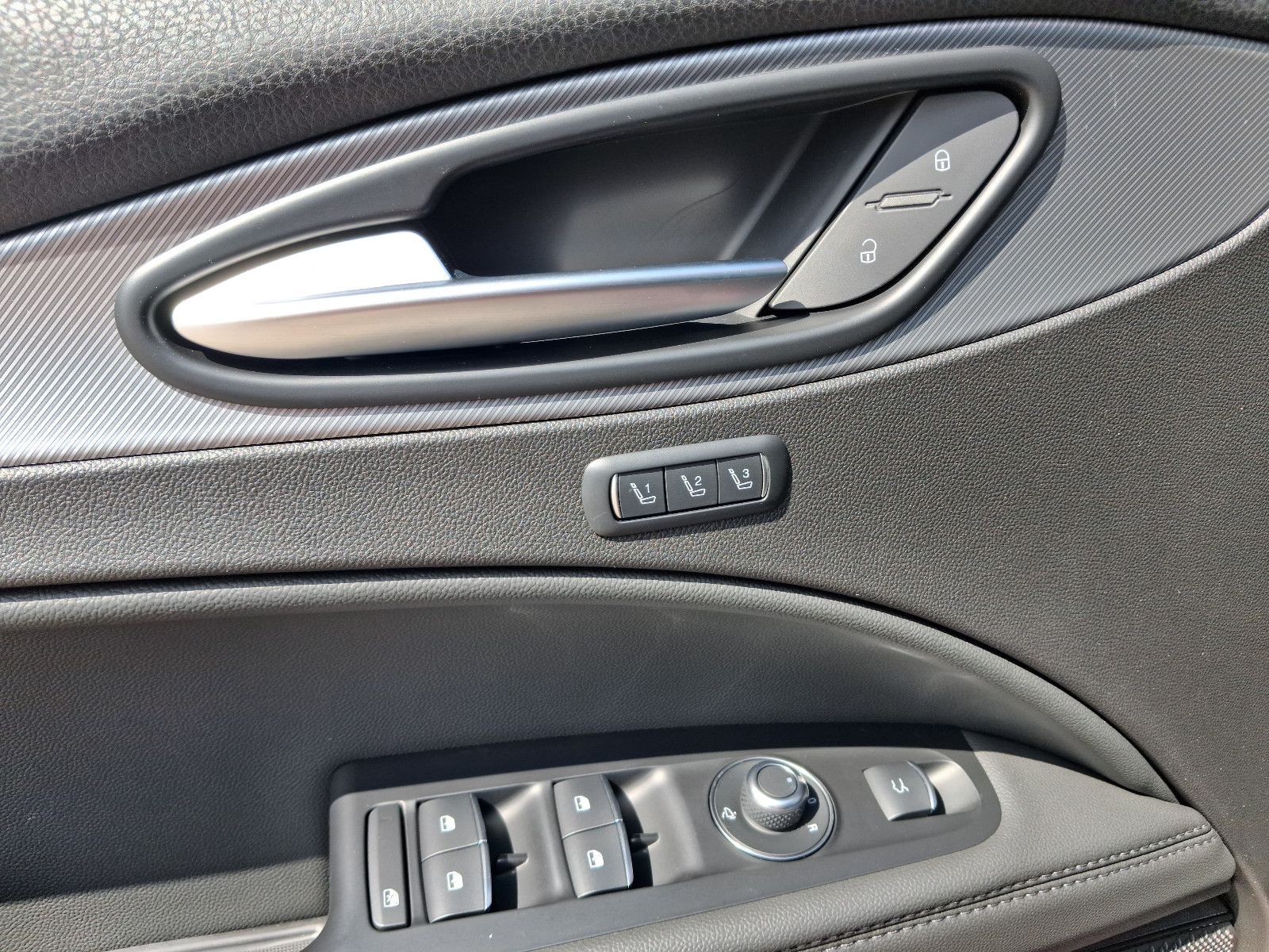 Fahrzeugabbildung Alfa Romeo Stelvio Veloce Q4 Diesel Allrad