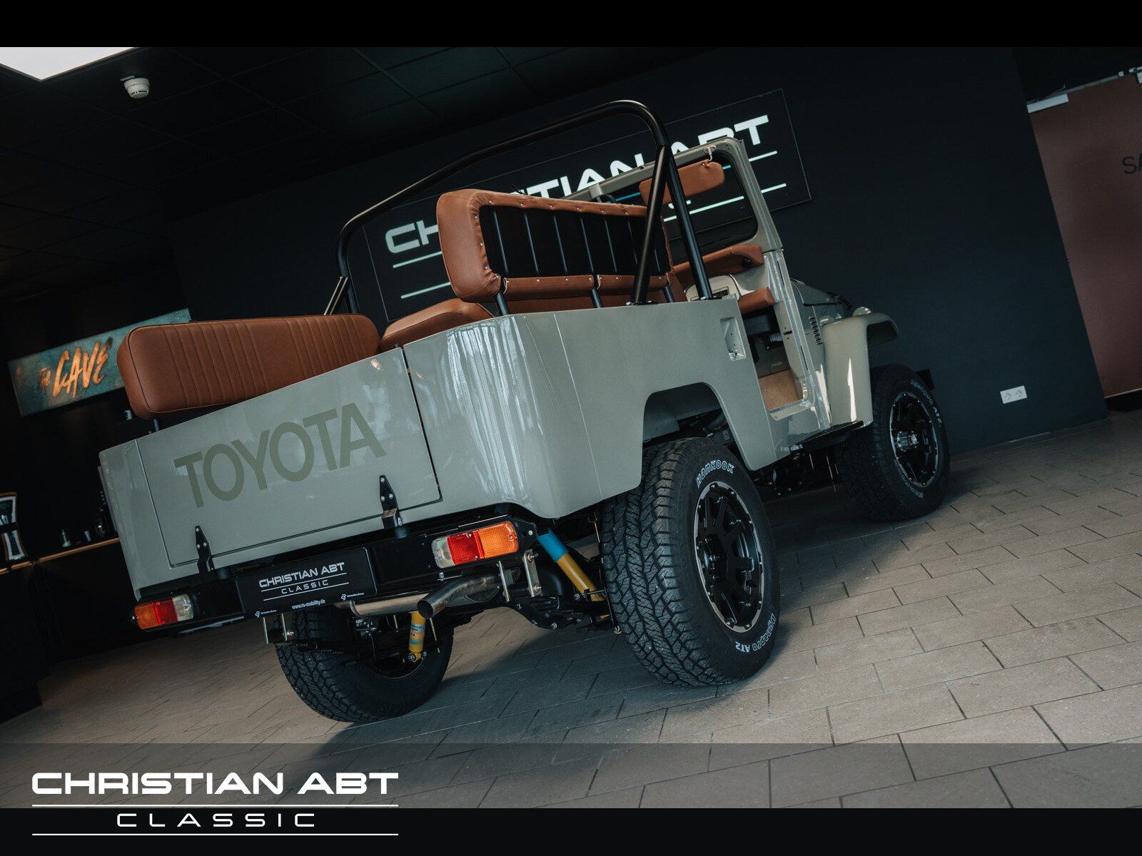 Fahrzeugabbildung Toyota FJ43 restauriert * Servo * H-Zulassung * 7-Sitze