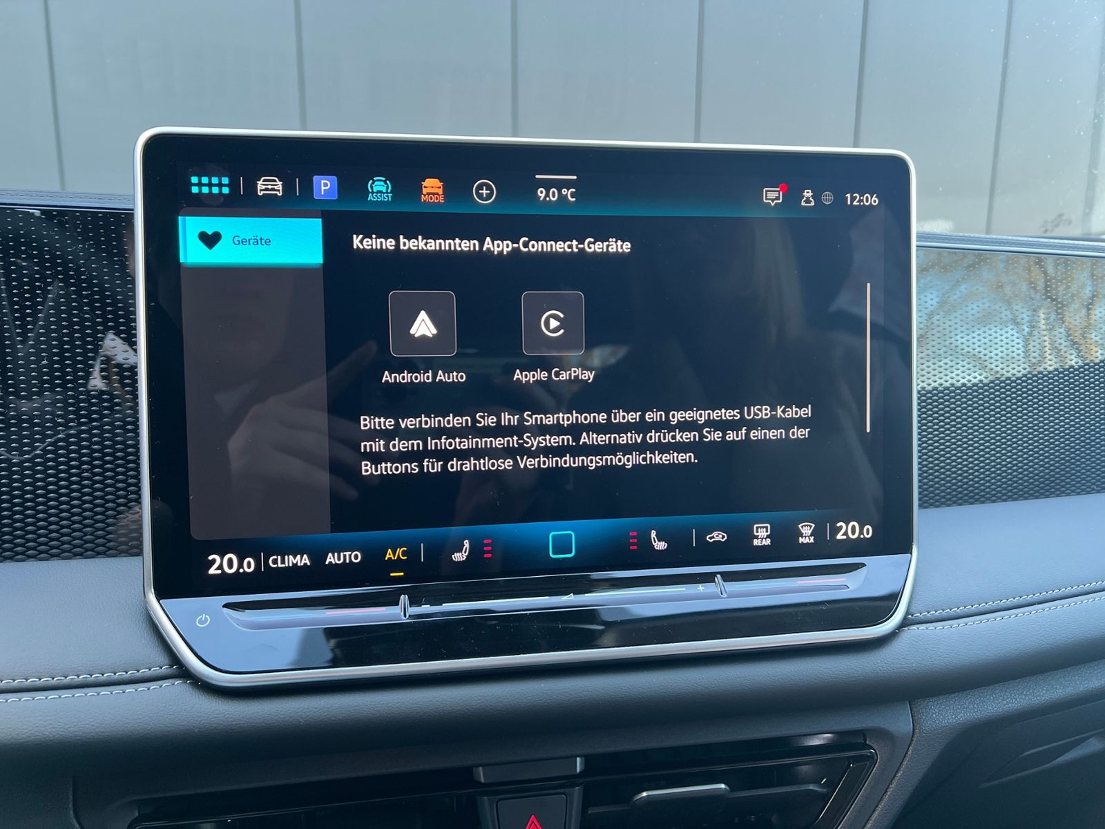 Fahrzeugabbildung Volkswagen Tiguan LIFE 1.5 eTSI DSG *AHK, LED Plus, Kamera,