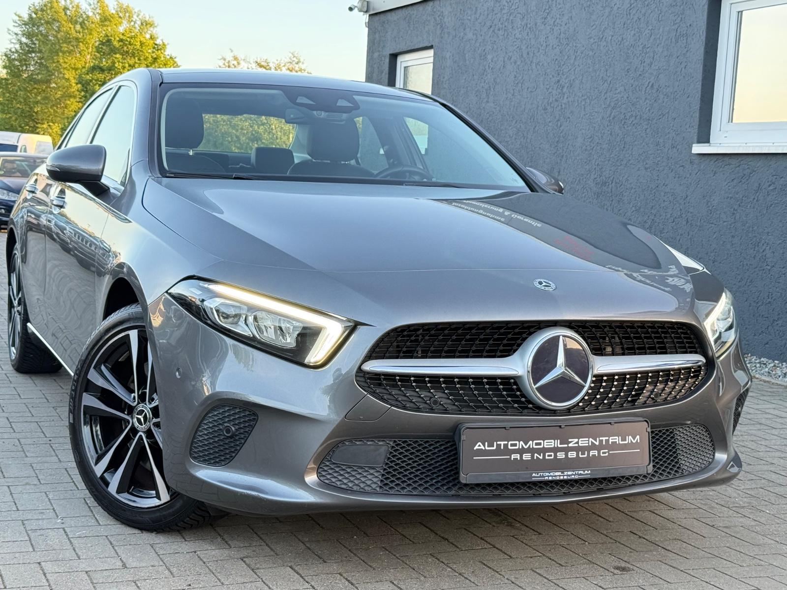 Mercedes-Benz A 250 Limousine e Edition 19 /AMBIENTE/PANO/LED/