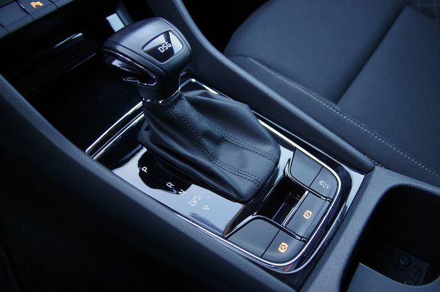 Skoda Karoq 1.5 TSI ACT Ambition*Sitzhz.,Garantie0626