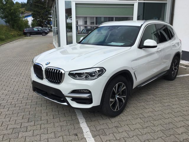 BMW X3 xDrive 30 e Luxury Line HUD Navi Prof. DAB