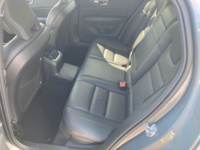 V60 T6 AWD R Design Expression Recharge