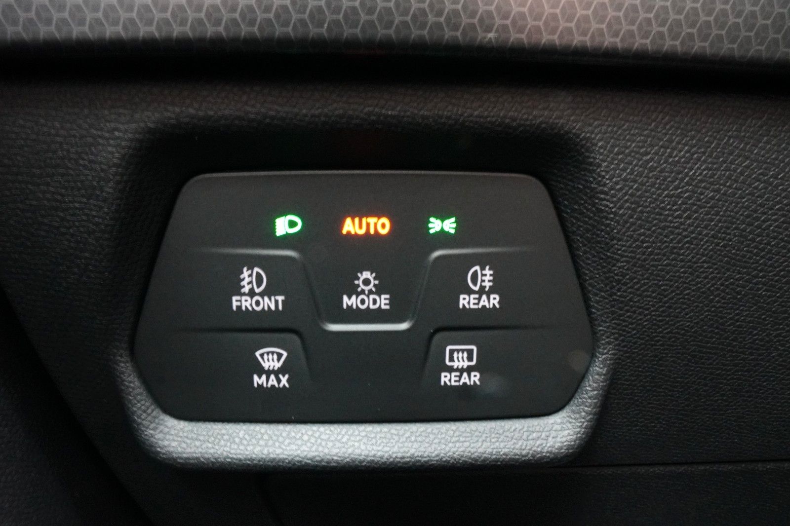 Fahrzeugabbildung SEAT Leon Sportstourer Style *Navi*Shz*CarPlay*