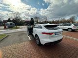 Jaguar F-Pace 20d AWD R-Sport Automatik R-Sport