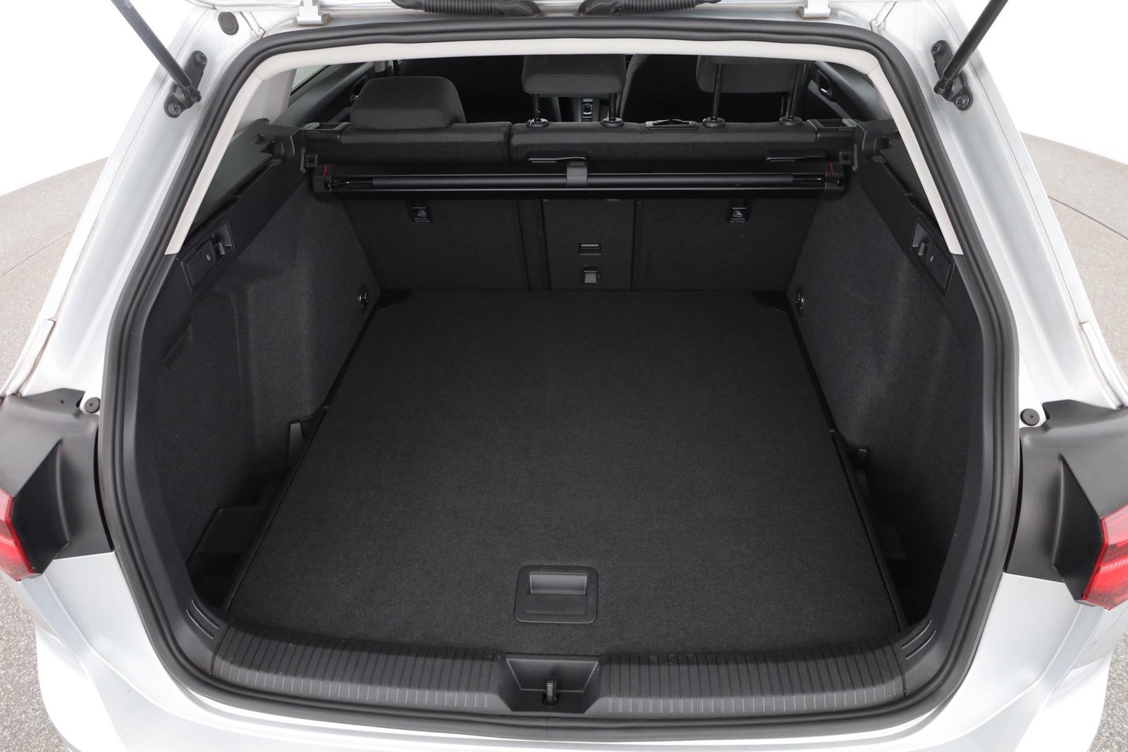 Volkswagen Golf VIII Variant 2.0 TDI DSG LED Navi Pano ACC