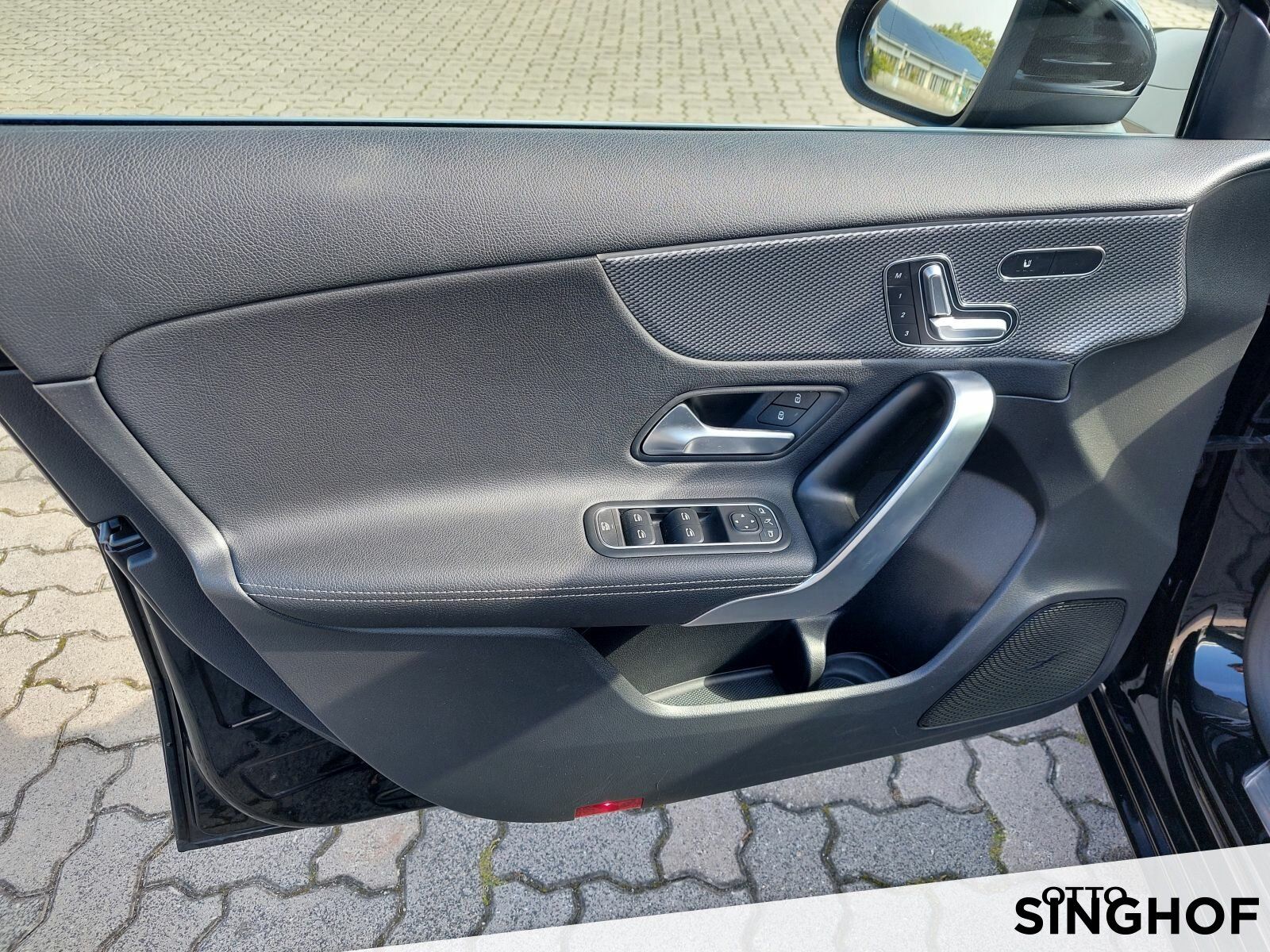 Fahrzeugabbildung Mercedes-Benz A 200 Progressive Pano+AHK+LED+Memory Sitze+TOTW