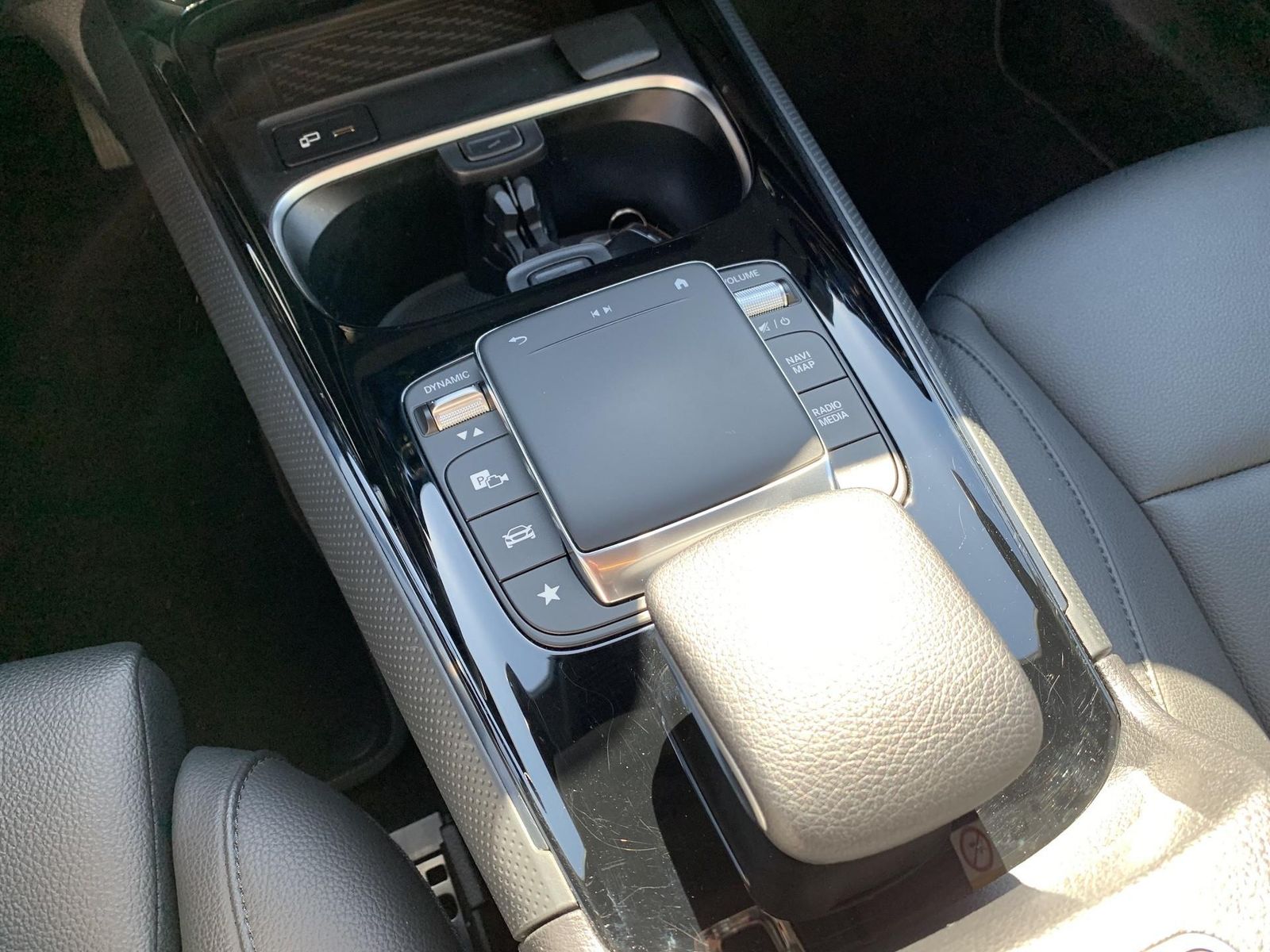 Mercedes-Benz GLA 200d 4MATIC Navi+Widescreen+Kamera+elKlappe foto 14