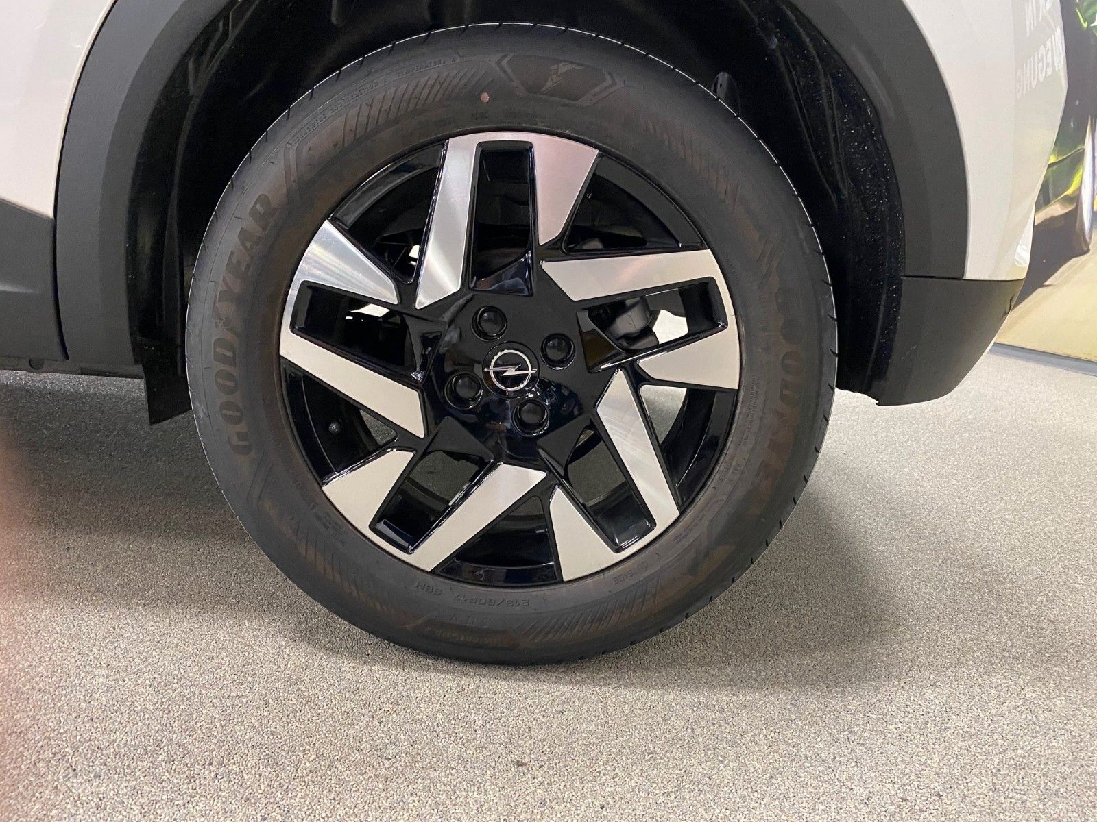Fahrzeugabbildung Opel Mokka 1.2 Turbo 74kW Edition+ACC+LED+APP CONNECT