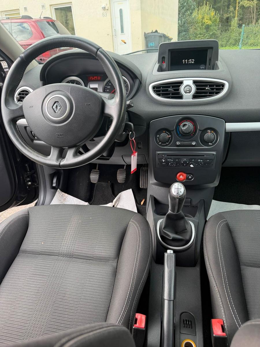 Renault Clio 2012 — photo 9