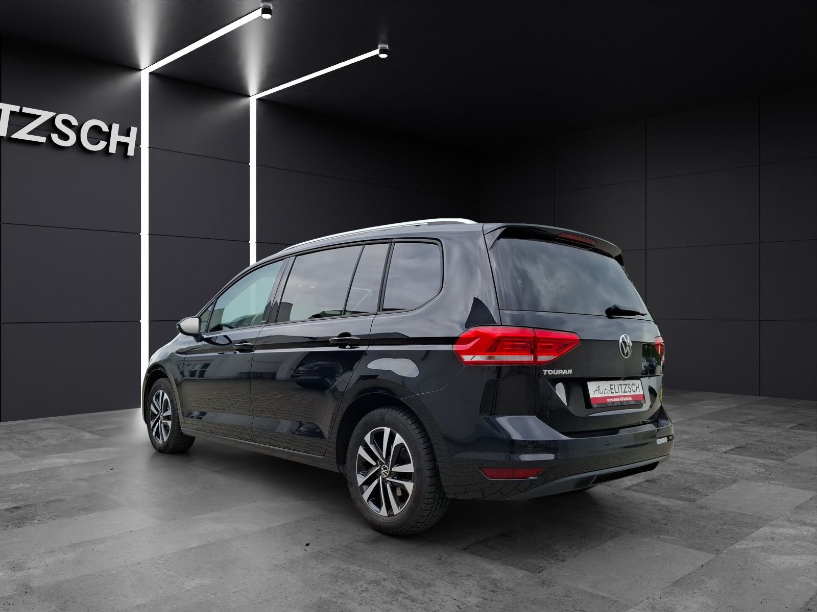 Fahrzeugabbildung Volkswagen Touran TSI United Standhzg 7-Si LED Navi ACC RFK