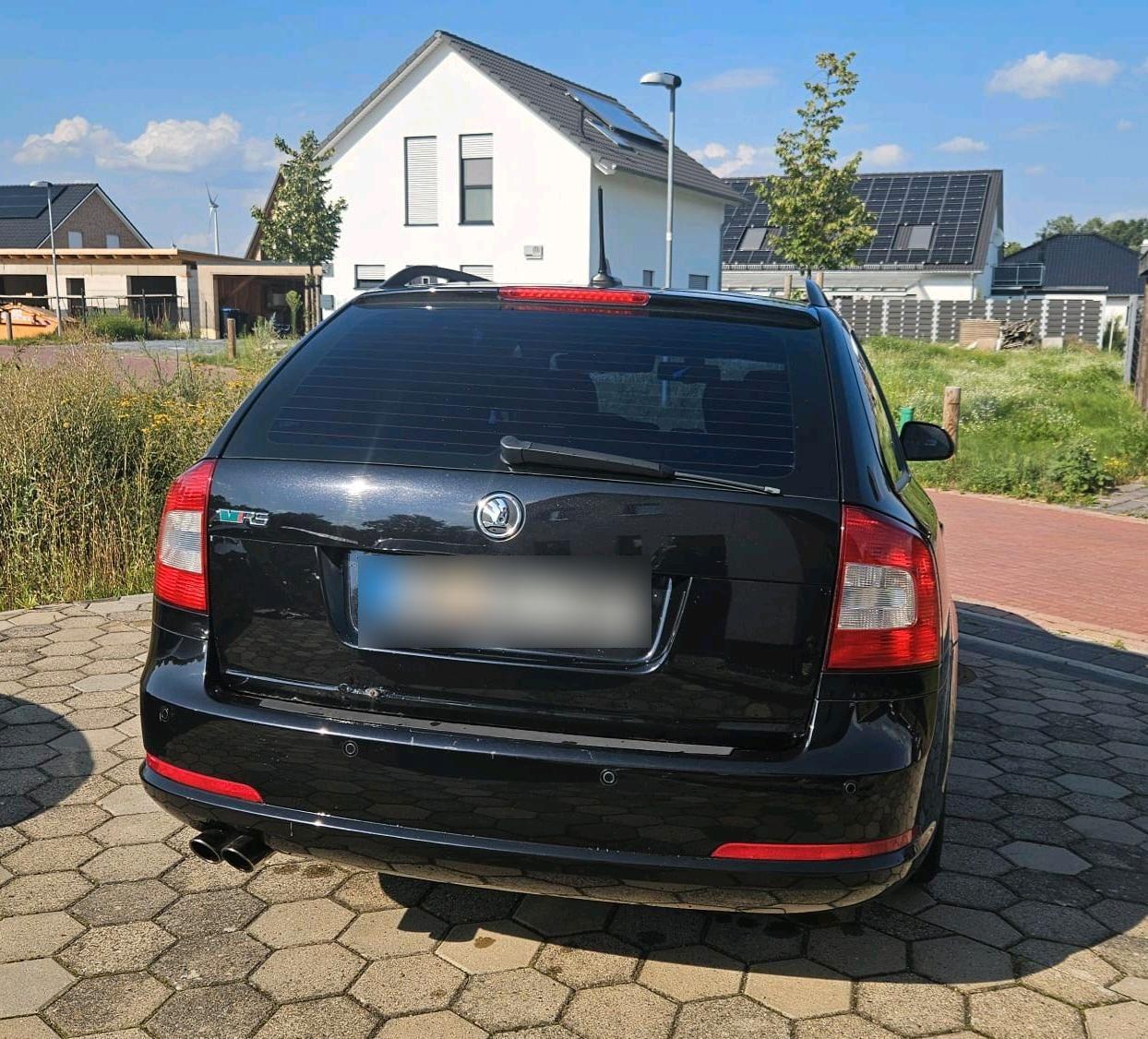 Skoda Octavia 2010 — engine 200 HP (147kW)