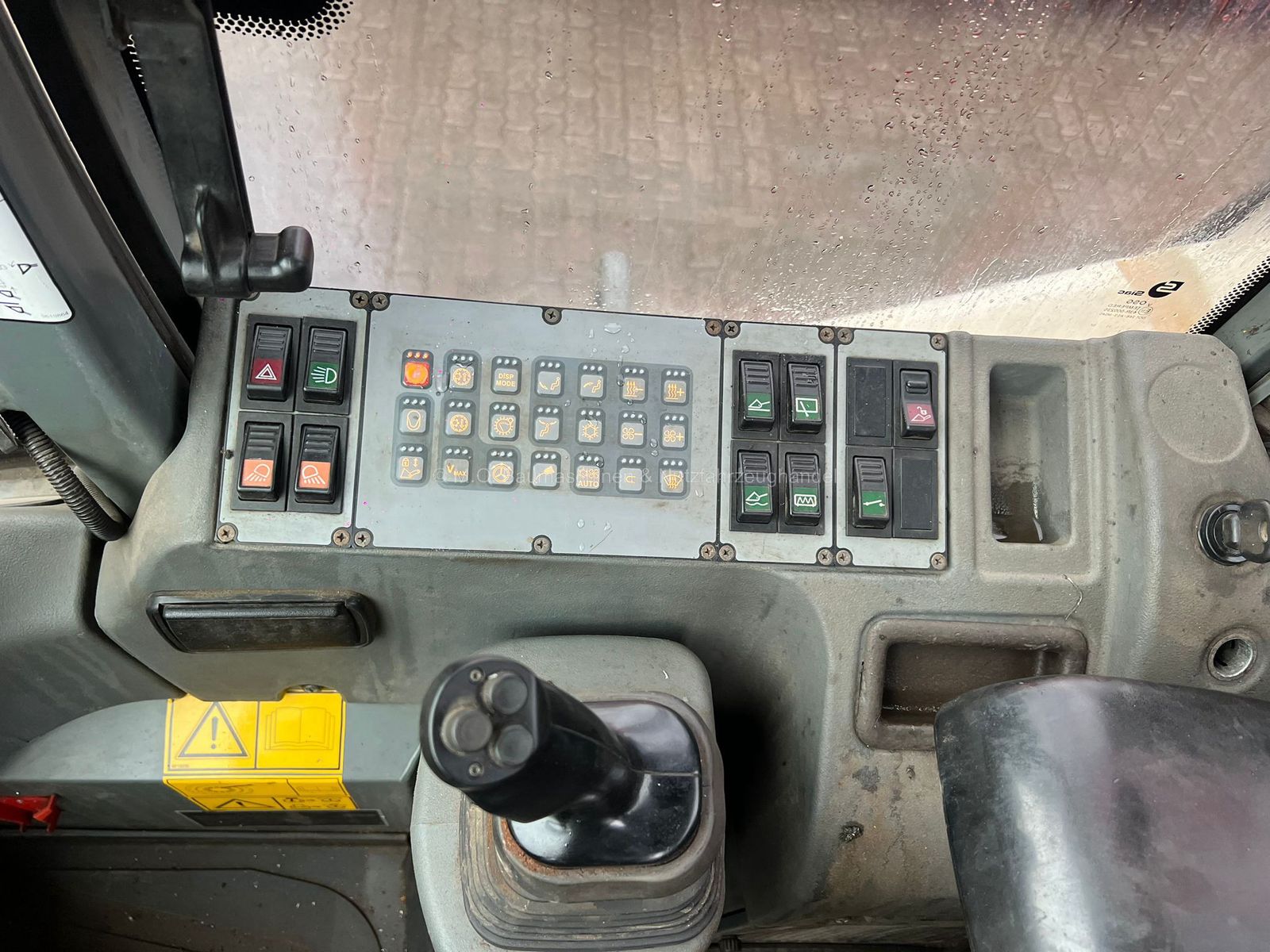 Fahrzeugabbildung Liebherr L524 /SW / AC/ Hochkippschaufel/
