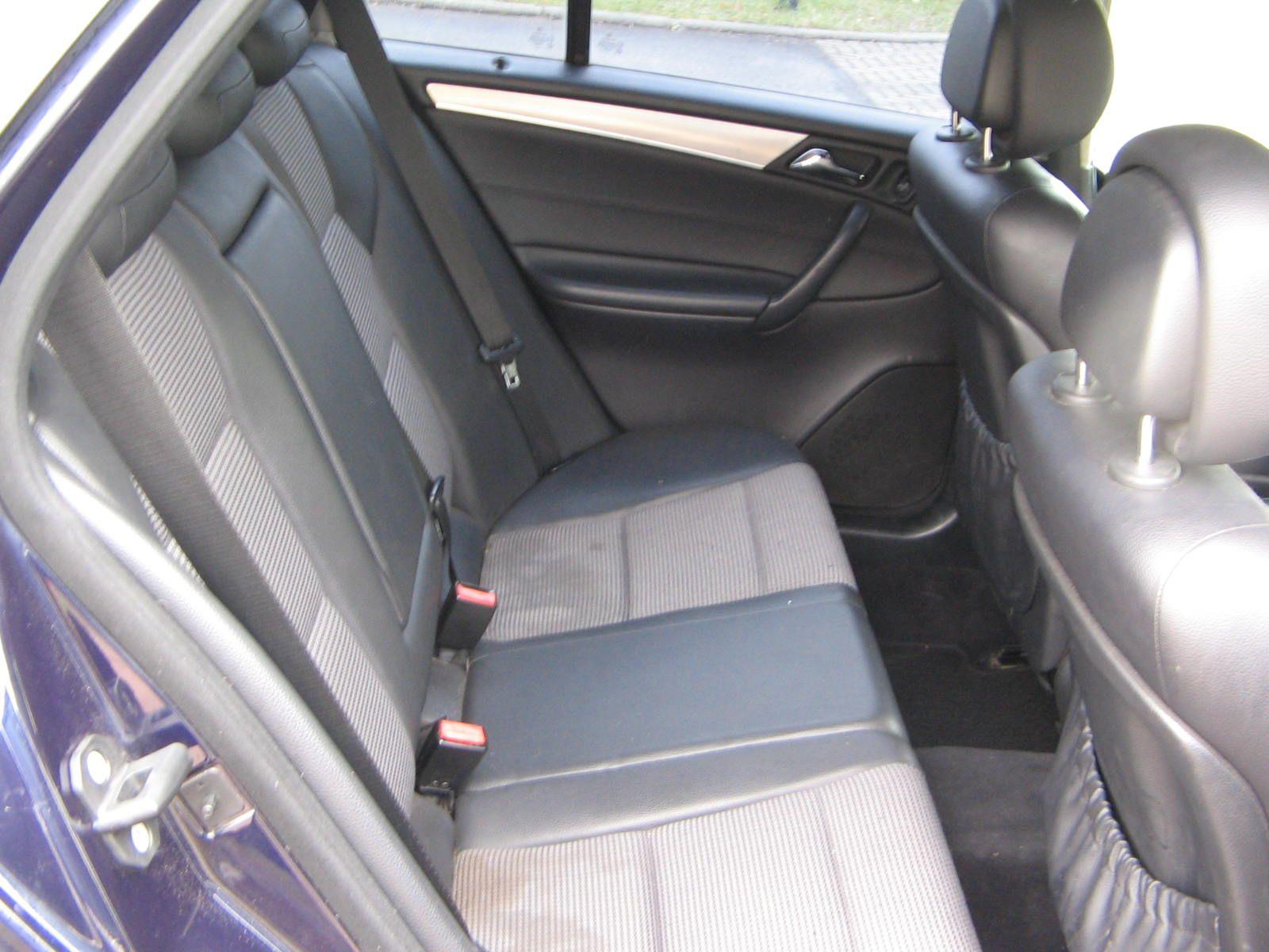 Mercedes-Benz C220 2006 — photo 9