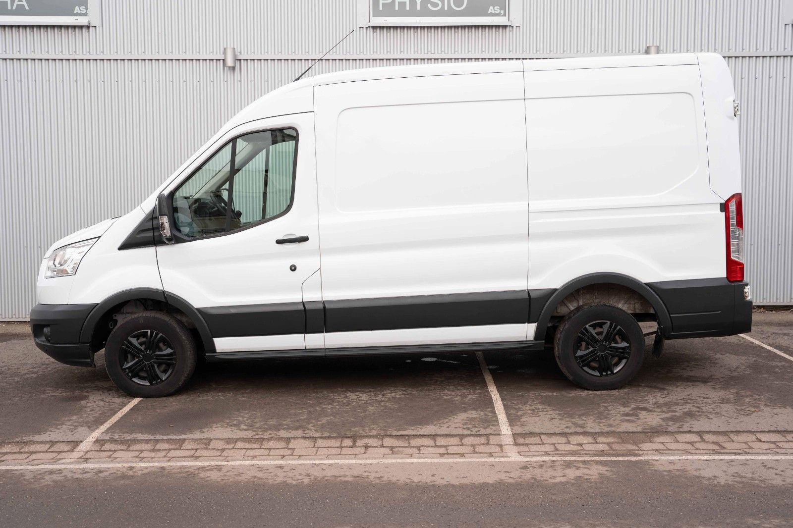 Fahrzeugabbildung Ford TRANSIT KASTEN 2.0 TDCI L2H2 PDC TEMP KLIMA ALLW