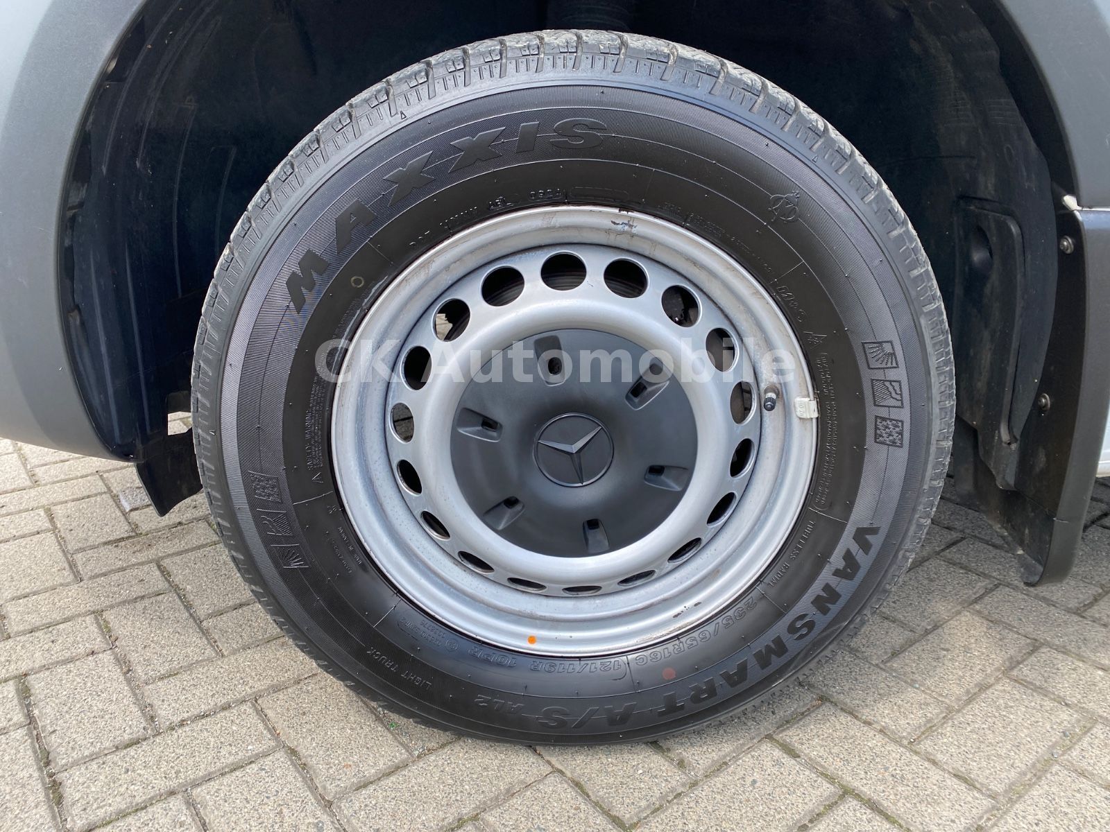 Fahrzeugabbildung Mercedes-Benz Sprinter III Mixto 319CDI Autom./5 Sitze/Navi