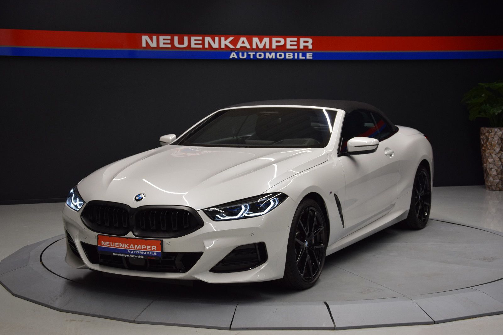 Fahrzeugabbildung BMW 840i M Sport Pro Cabrio HuD Sitzlklima Laser B&W
