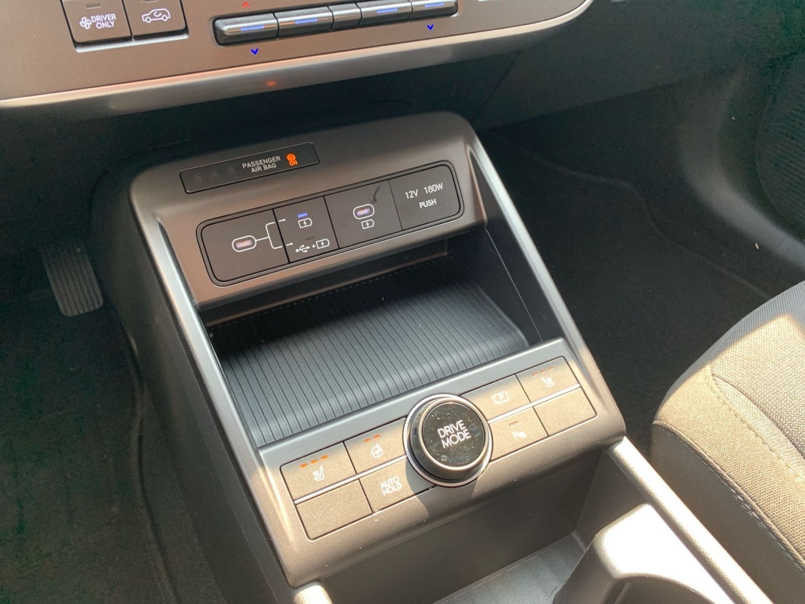 Fahrzeugabbildung Hyundai KONA 1.6 GDI Select Hybrid Sitzheizung Kamera