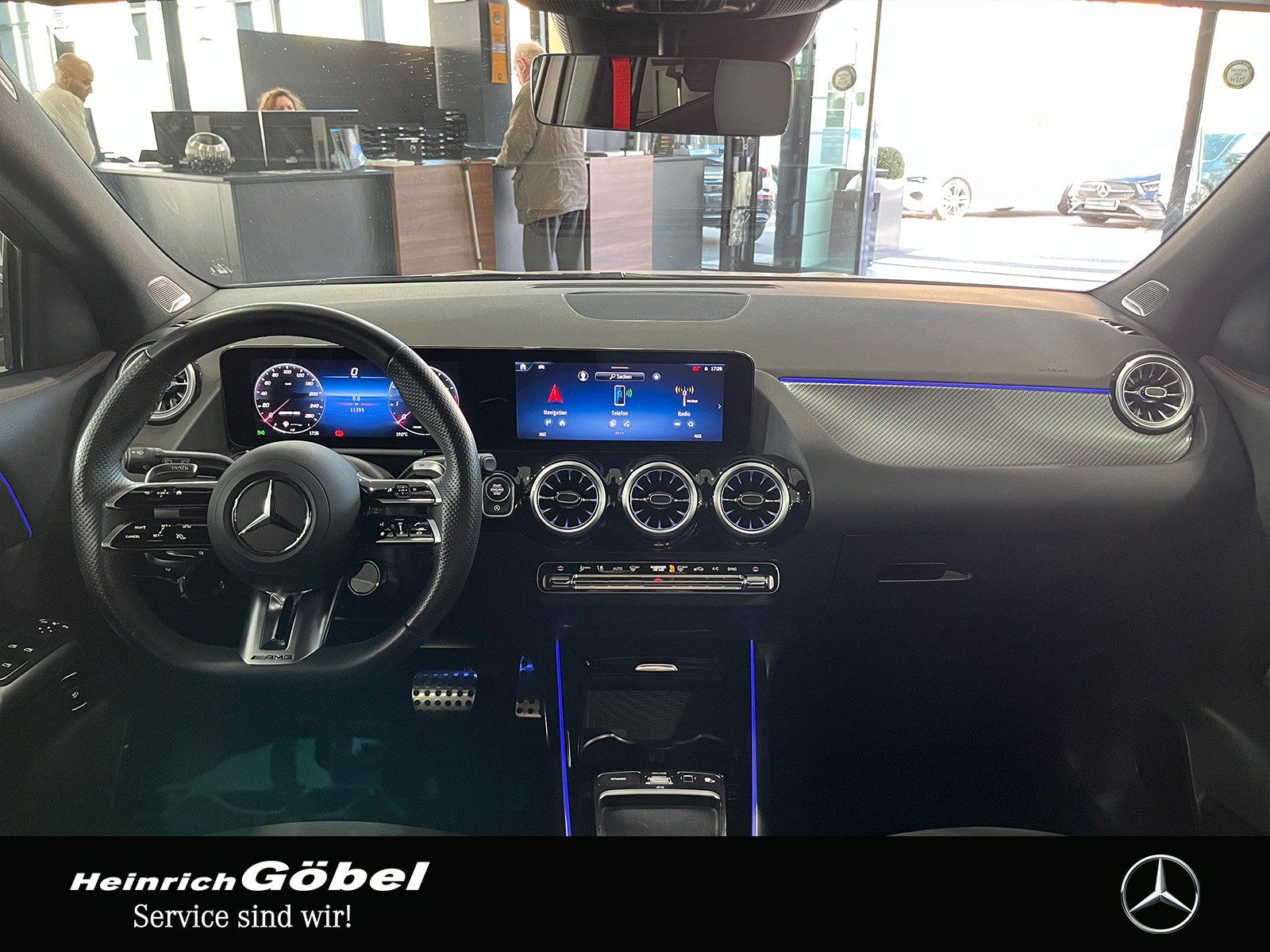 Fahrzeugabbildung Mercedes-Benz GLA 35 4M PANO+360°KAM+BURMESTER+MULTIBEAM+NIGHT