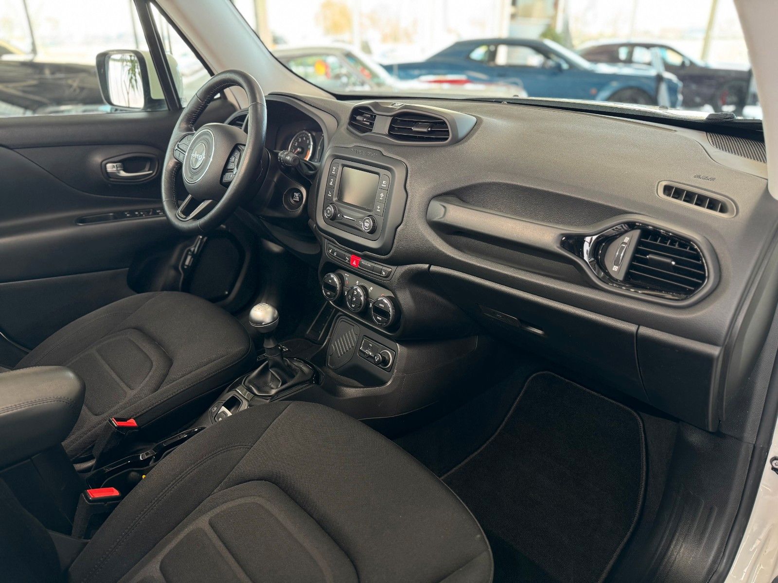Fahrzeugabbildung Jeep Renegade 1.6 E-torQ Night Eagle FWD "Navigation"