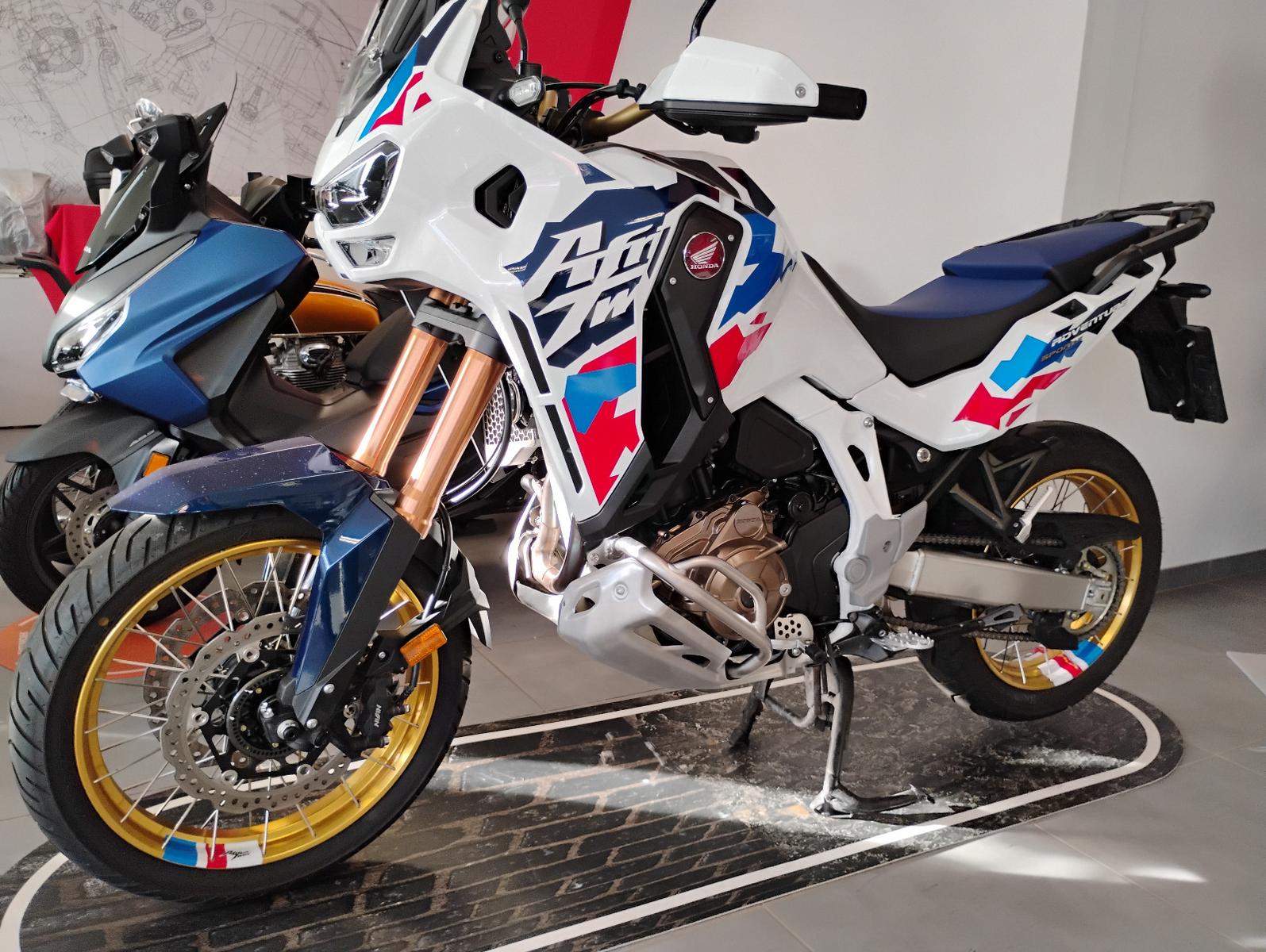 Honda Africa Twin 1100 CRF 1100 ADV ES DCT,nur 3610km