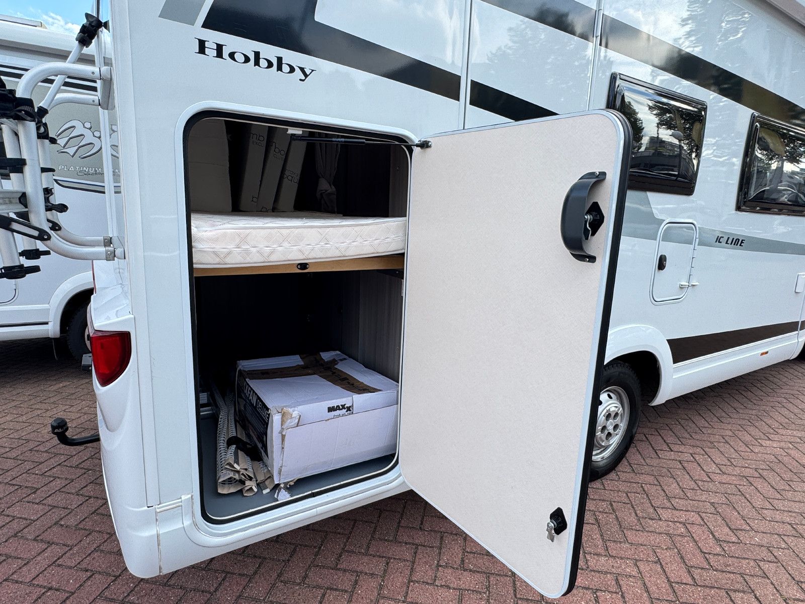 Fahrzeugabbildung Hobby T 65 HKM OPTIMA ON TOUR IC-LINE MAXXAIR BEARLOCK