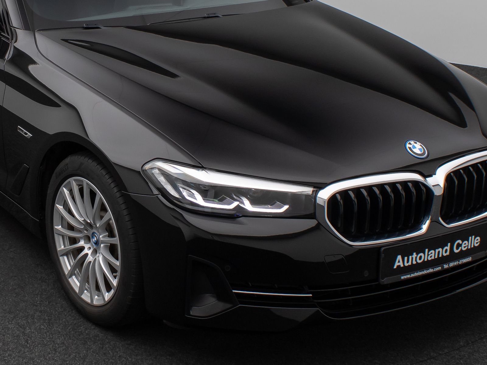 Fahrzeugabbildung BMW 530e H/K DAB AHK Komfort Alarm 4xKlima 18Zoll