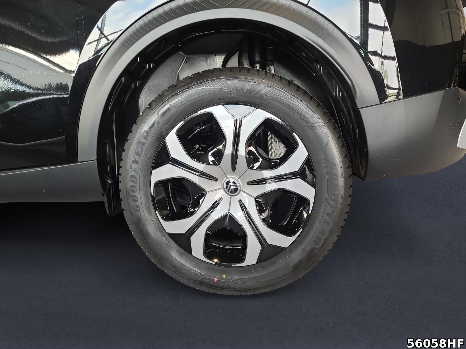 Fahrzeugabbildung Citroën C3 Aircross Plus Turbo 100 PS MT
