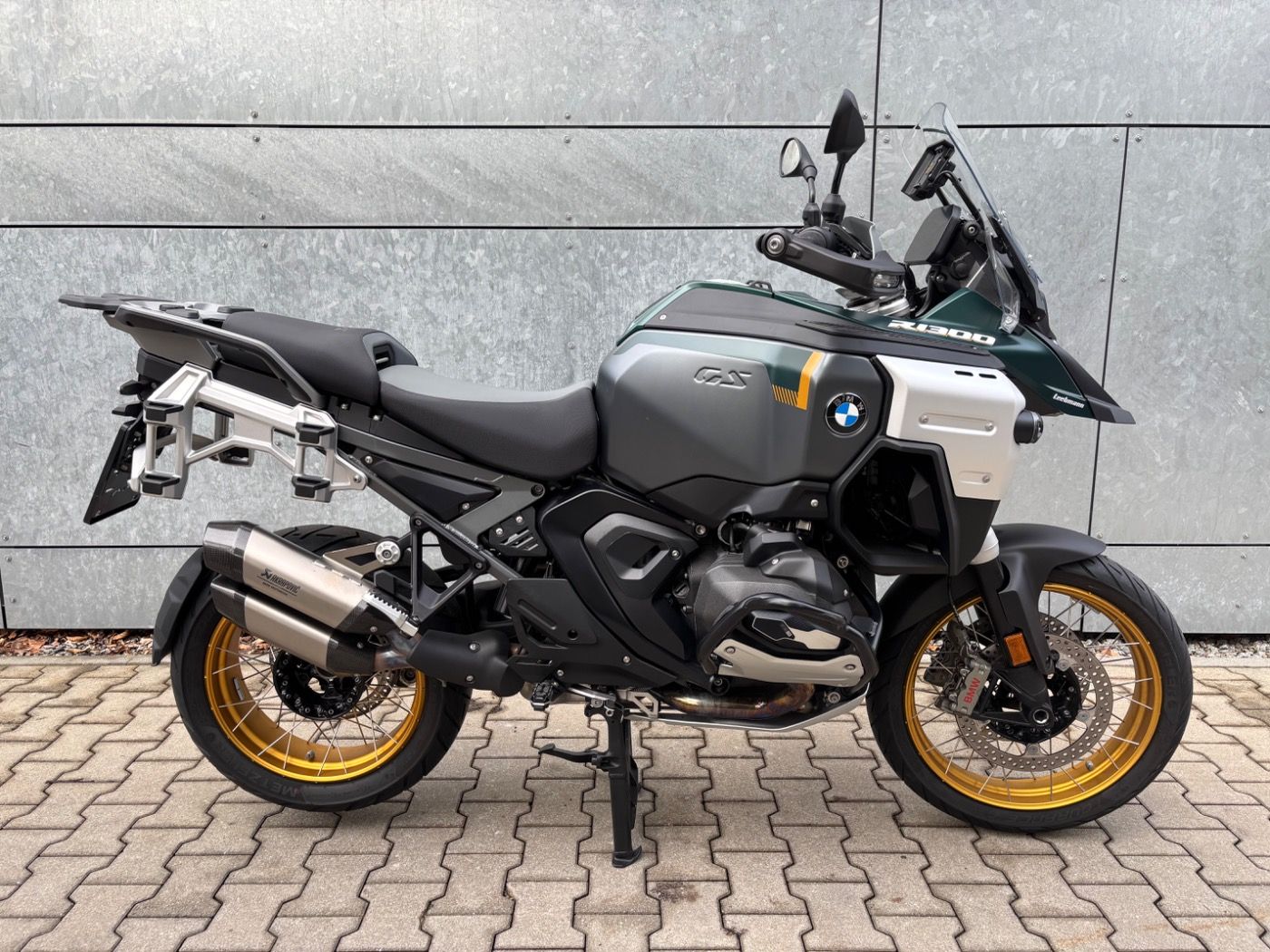 Fahrzeugabbildung BMW R 1300 GS Adventure Option 719 ASA 3 Pakete Akra